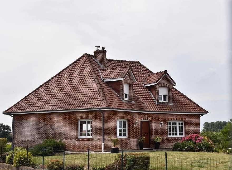 Roof Colors for Red Brick Houses with Steep Roofs